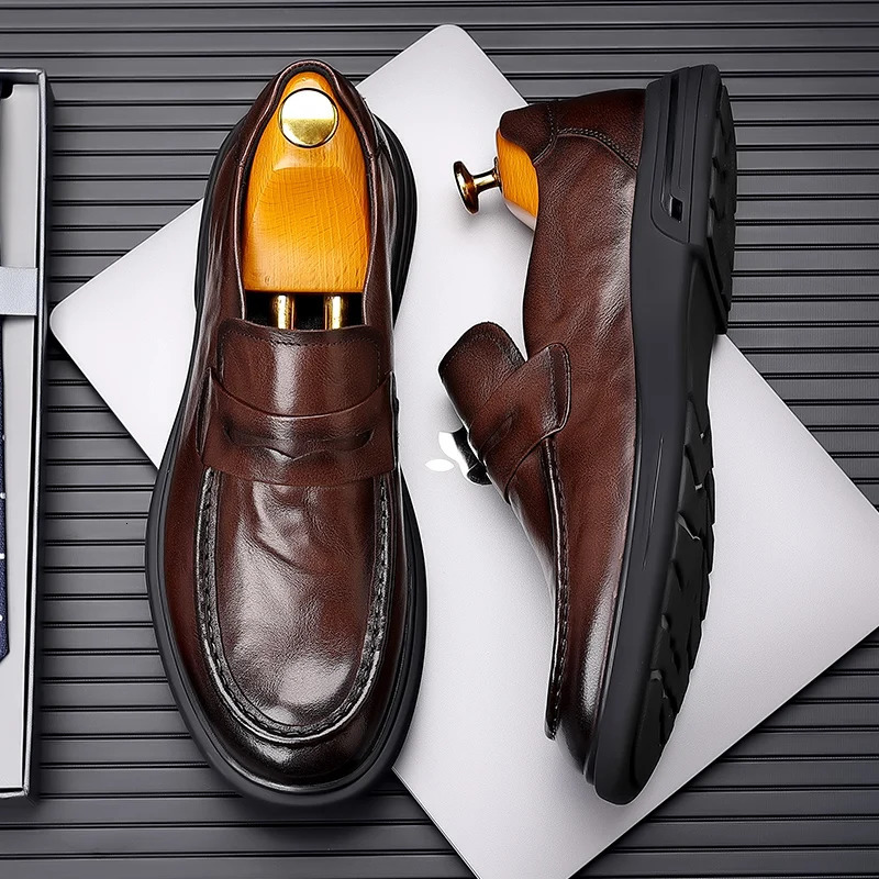 Original Mens Business England Casual Leather Shoes Driving Shoes Breathable Comfortable Slip on Casual Shoes Flat Bottom 240703
