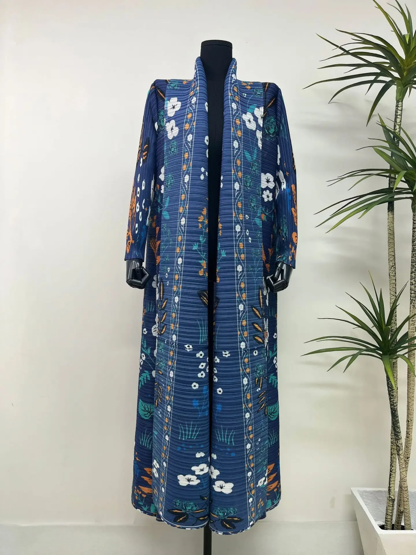 Miyake Pleated Womens Long Cardigan Windbreaker Coat Autumn Ethnic Style Printing Loose Plus Size Dress Cloak Robe 240703