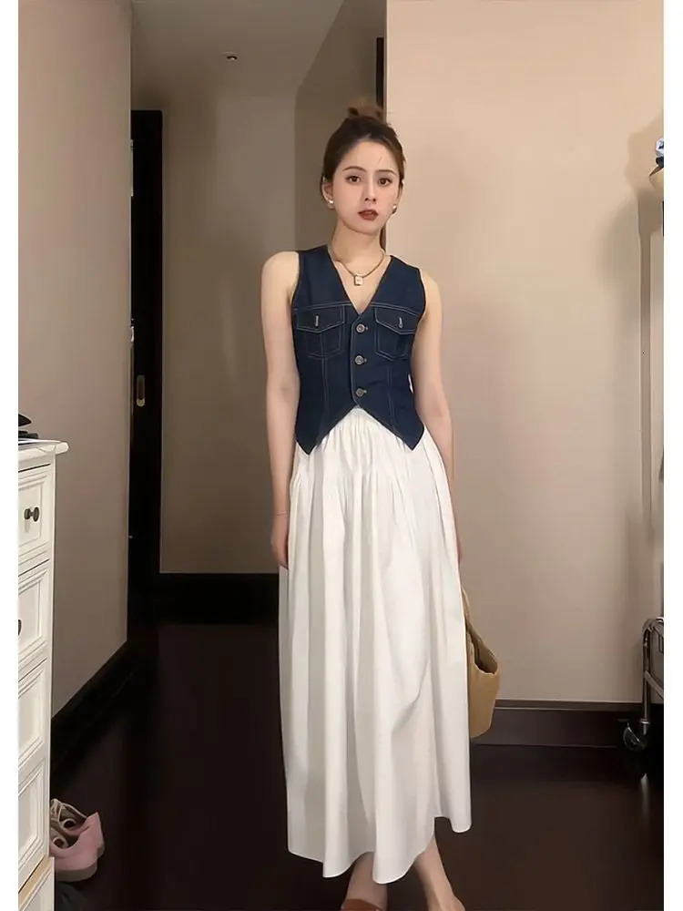 Summer outfit paired with a full set of fashionable sleeveless denim vest skirt small fragrant style womens clothing ligh 240702