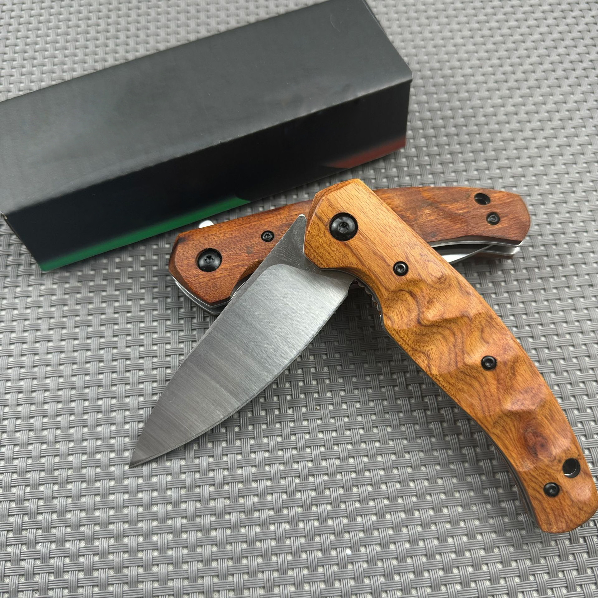 High Quality Flipper Folding Knife N690 Satin Blade Desert Ironwood Handle Outdoor Camping Hiking Fishing Ball Bearing Fast Open EDC Pocket Knives