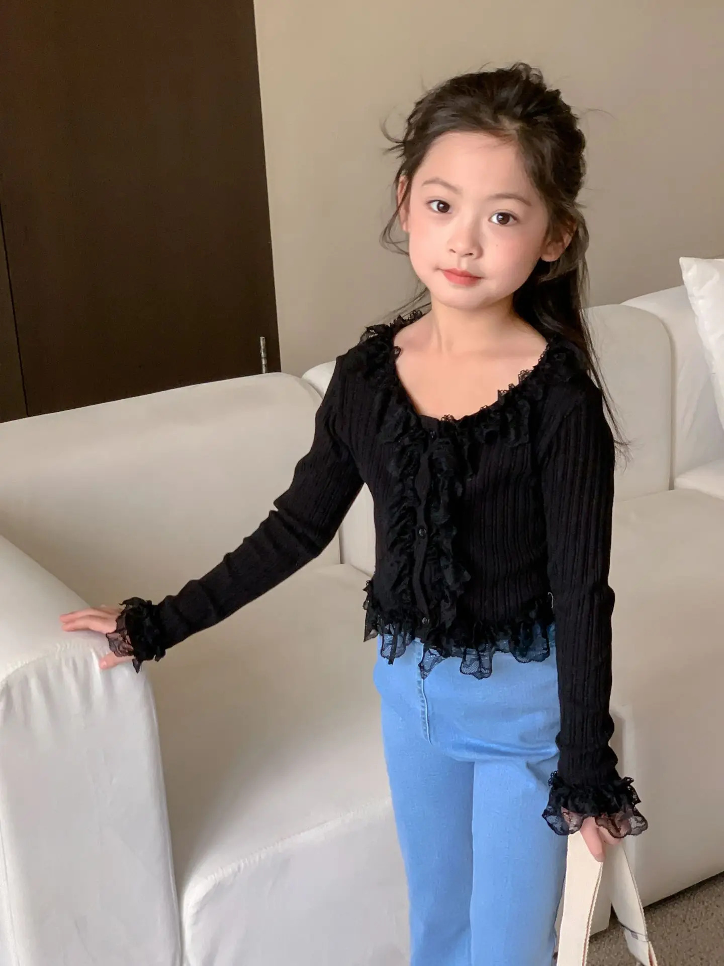 baby girls white T-shirt spring sweet lace shirt children long sleeve kids clothes cardigan ruffles Korean 2 to 12 years 240703