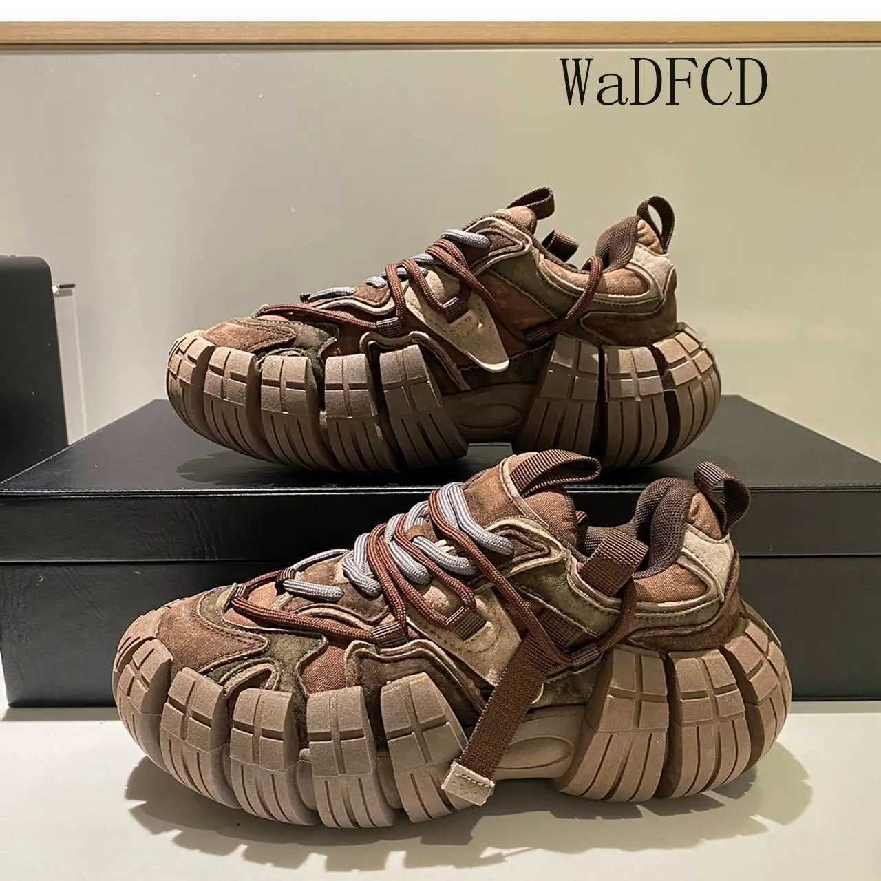 Chunky Sneaker Men Designer Tire Sole Sport Fashion Casual Microfiber Leather Height Increased Flat Platform Running Shoes S24741