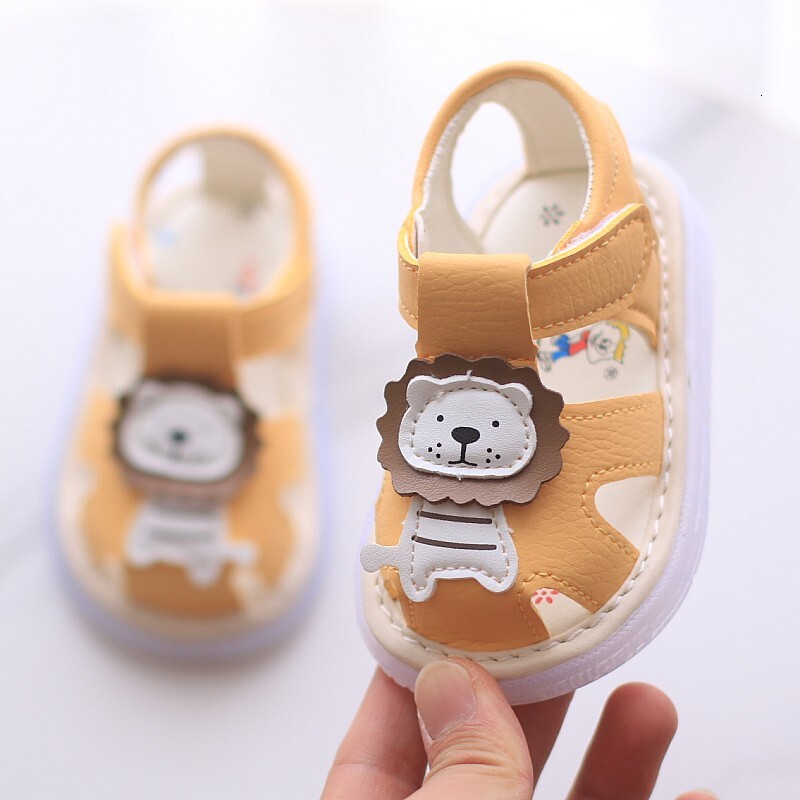 Boys, girls, babies, summer sandals, children's small lion with soft soled, toe wrapped learning shoes, flashing light, non slip baby shoes F704-