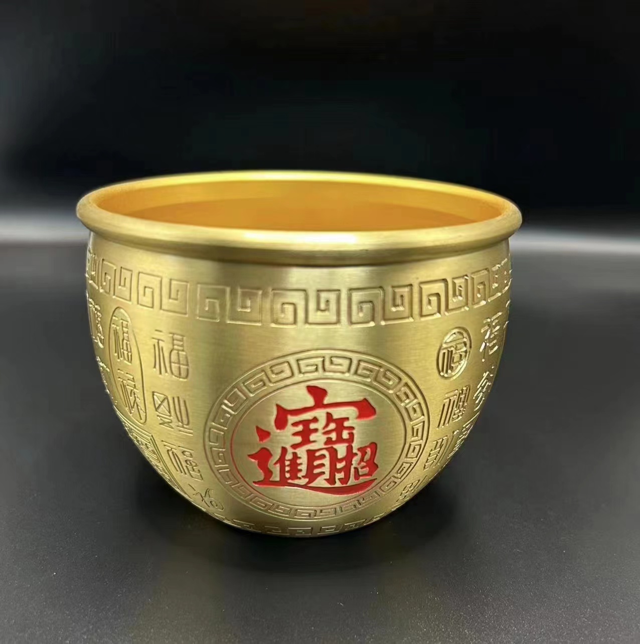 Business is booming, opening gifts, hundred lucky jars, brass rice jars, wealth seeking treasures, home decorations, foyer living room feng shui ornam