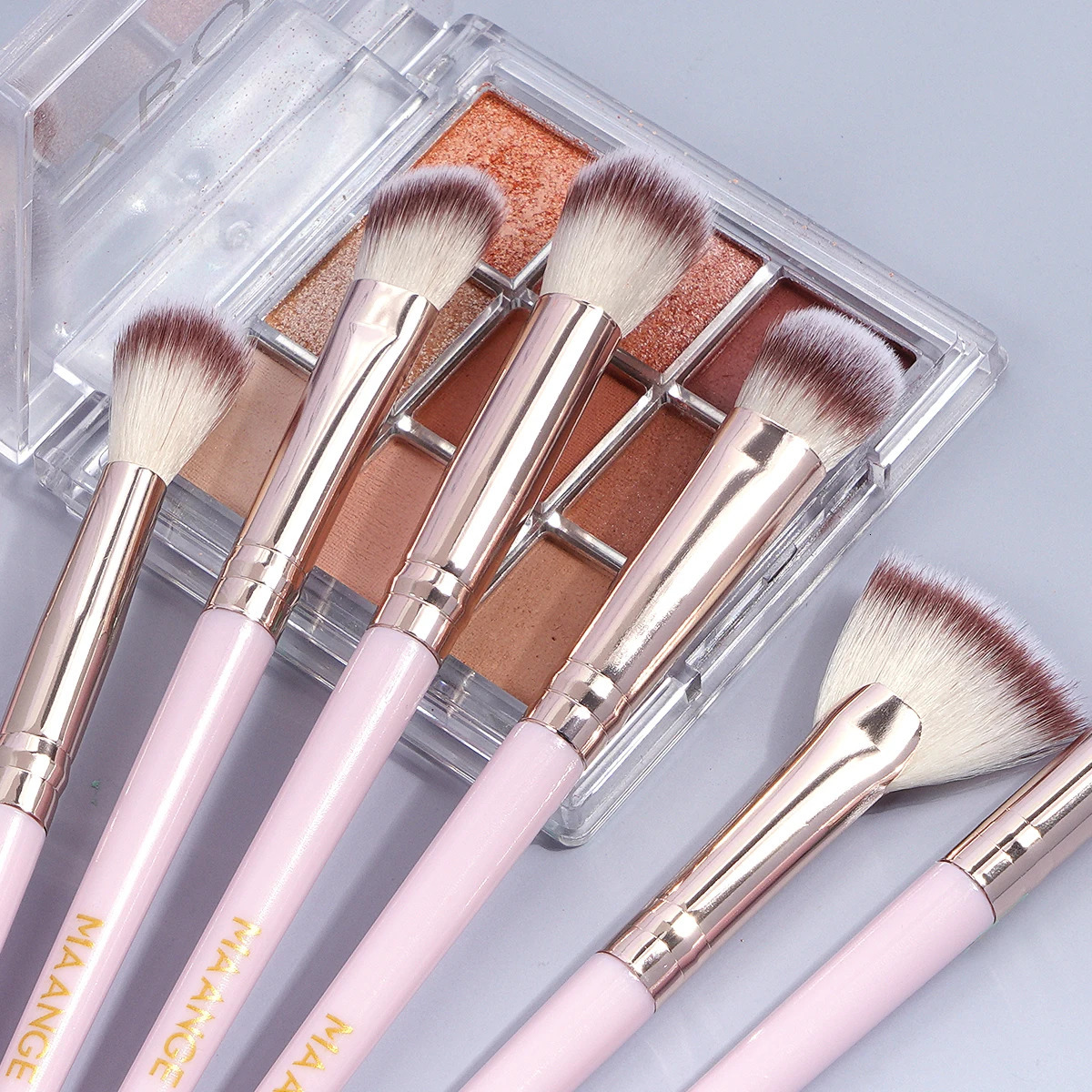 MAANGE 38PCS Makeup Tools Kit 25PCS Foundation Concealer Eyeshadow Makeup Brush with Makeup Sponge Powder Puff for Travel 240704