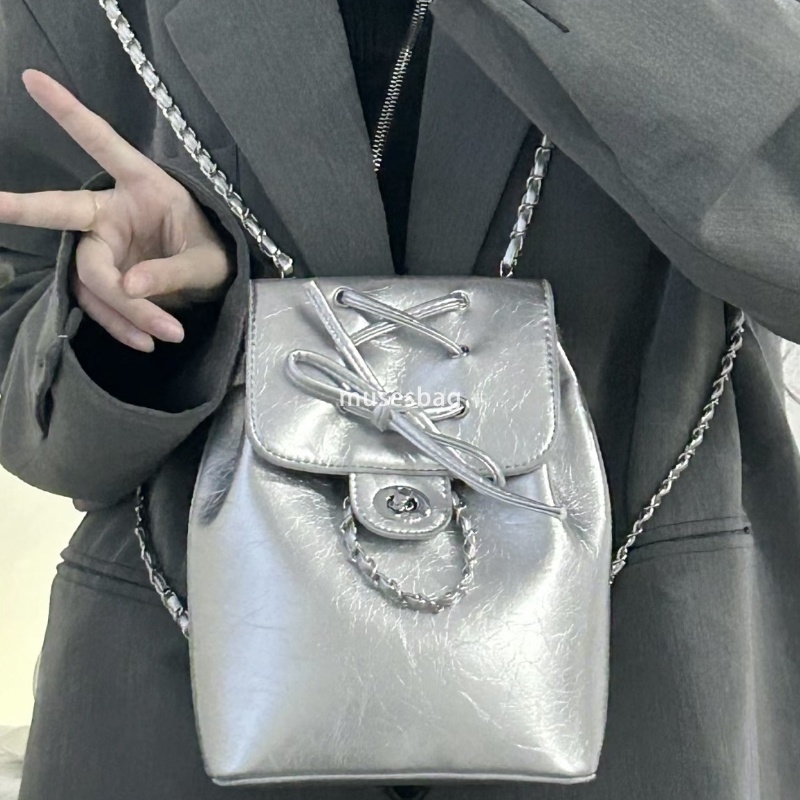 High end women's temperament small fragrant style bow practical leisure backpack new girl niche design high-end sense chain portable fashion back