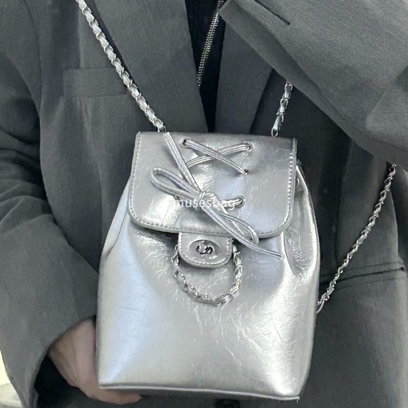 High end women's temperament small fragrant style bow practical leisure backpack new girl niche design high-end sense chain portable fashion back