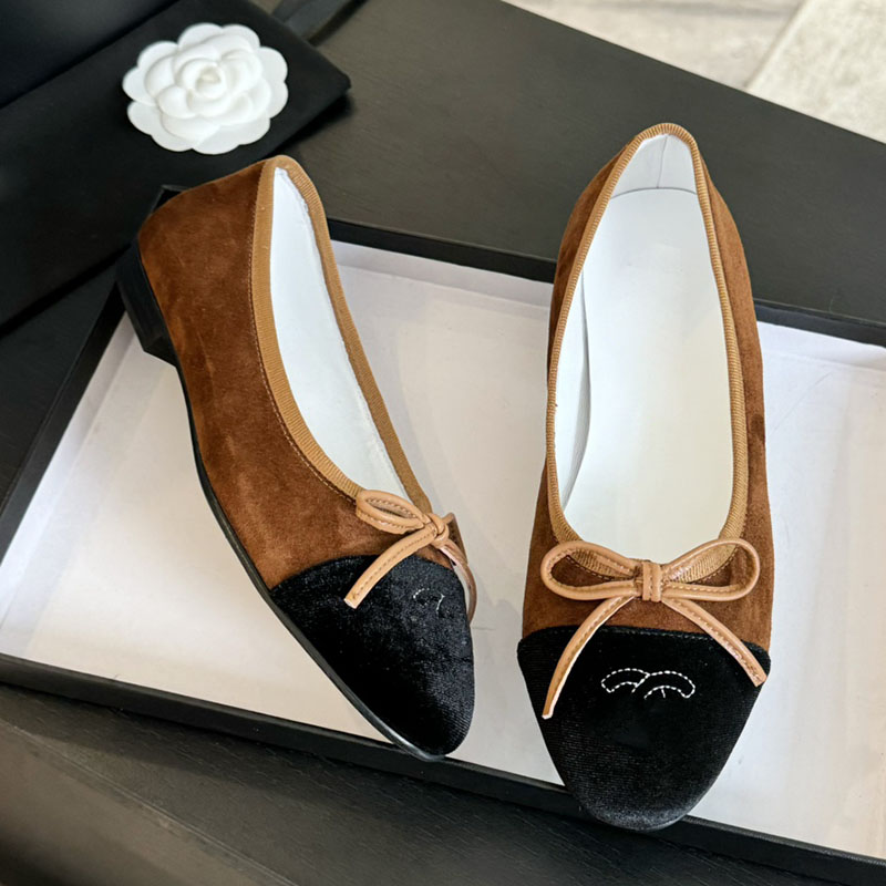 Womens Sandals Slip On With Bow Ballet Shoes Designer Velvet Classic Spliced Loafers Retro Round Toes Leisure Shoe Outdoor Flat Heels With Stitches Espadrilles