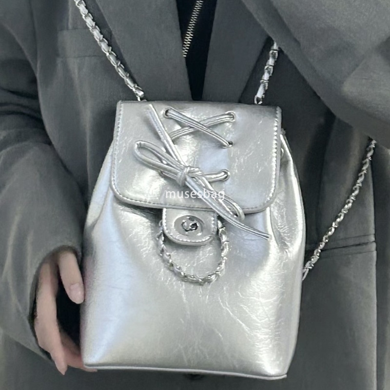 High end women's temperament small fragrant style bow practical leisure backpack new girl niche design high-end sense chain portable fashion back