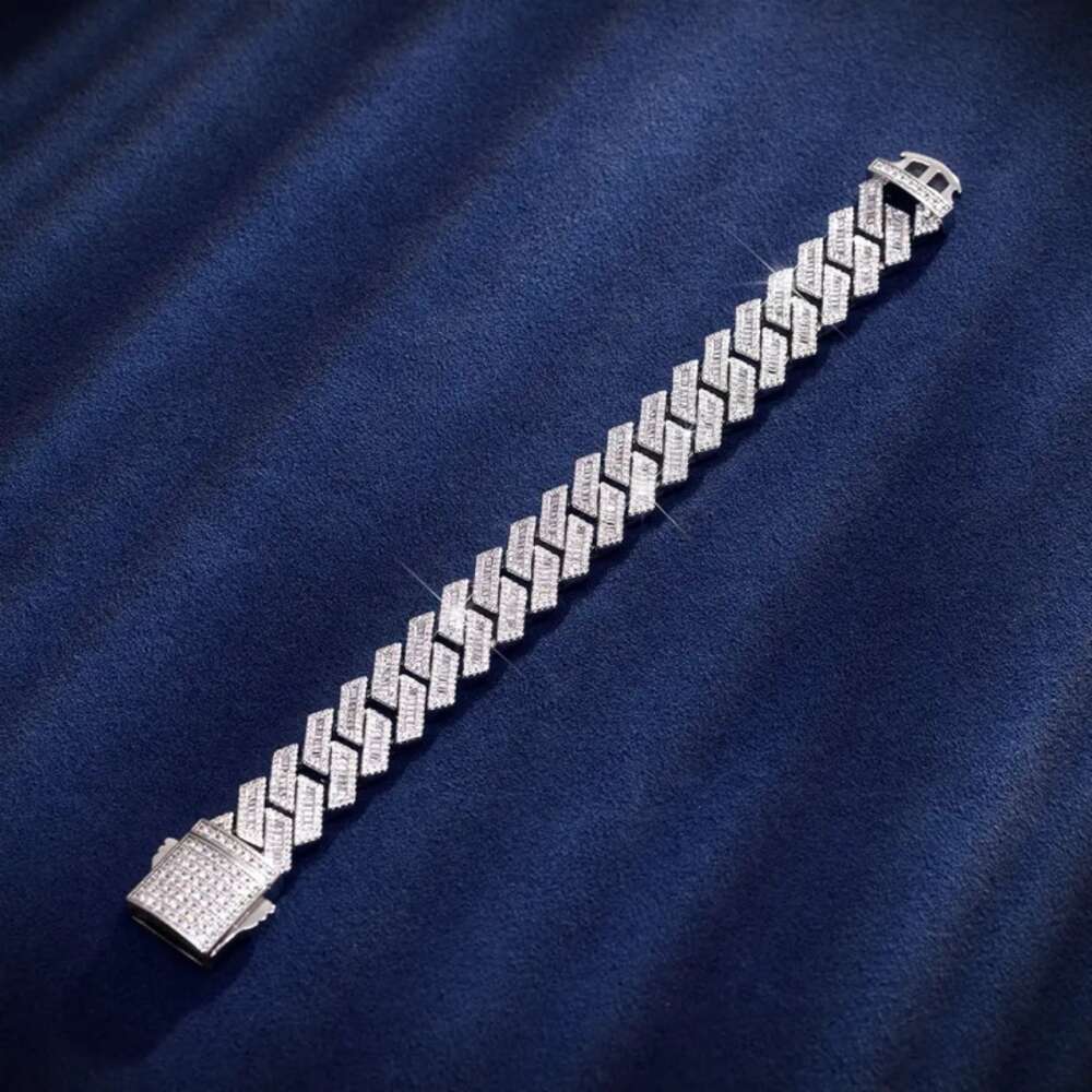 Hand Crafted Baguette Cut Cuban Link Chain Vvs Moissanite 19mm Iced Out Cuban Link Chains