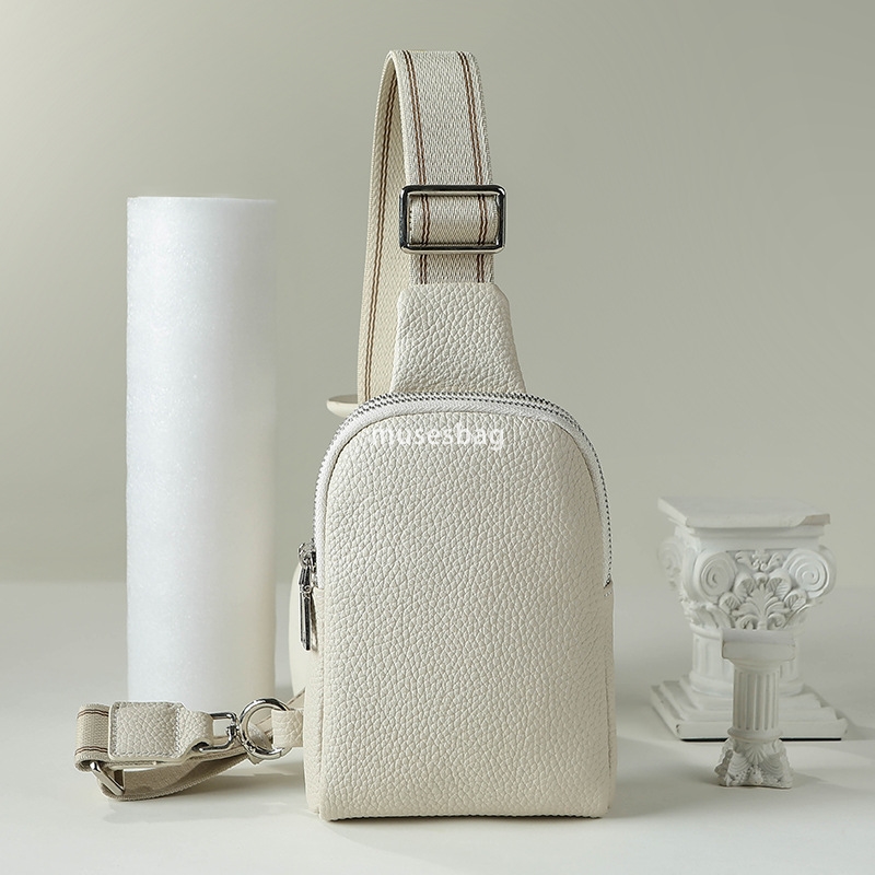 Urban minimalist fashionable atmospheric high-quality leather bag for both men and women new small chest bag versatile genuine cowhide crossbody bag