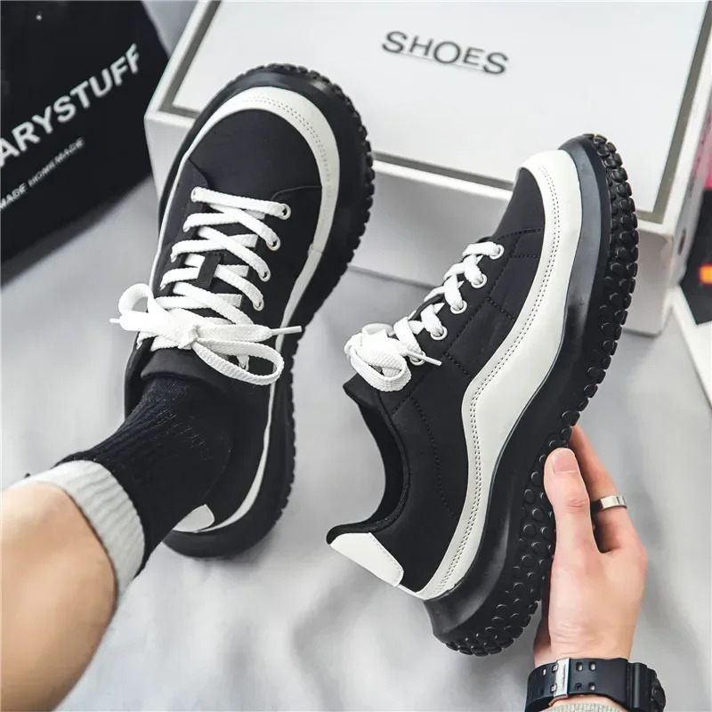2024 Men Canvas Casual Street Fashion Youth Flat Skate Shoes Sneakers Loafers New Summer Breathable Comfortable Wild