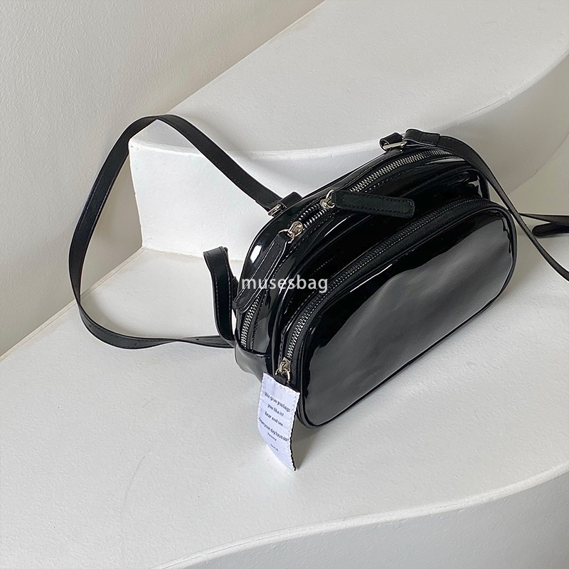 High end women's Korean retro practical backpack new girl niche square cute solid color classic versatile daily casual black lightweight small ba
