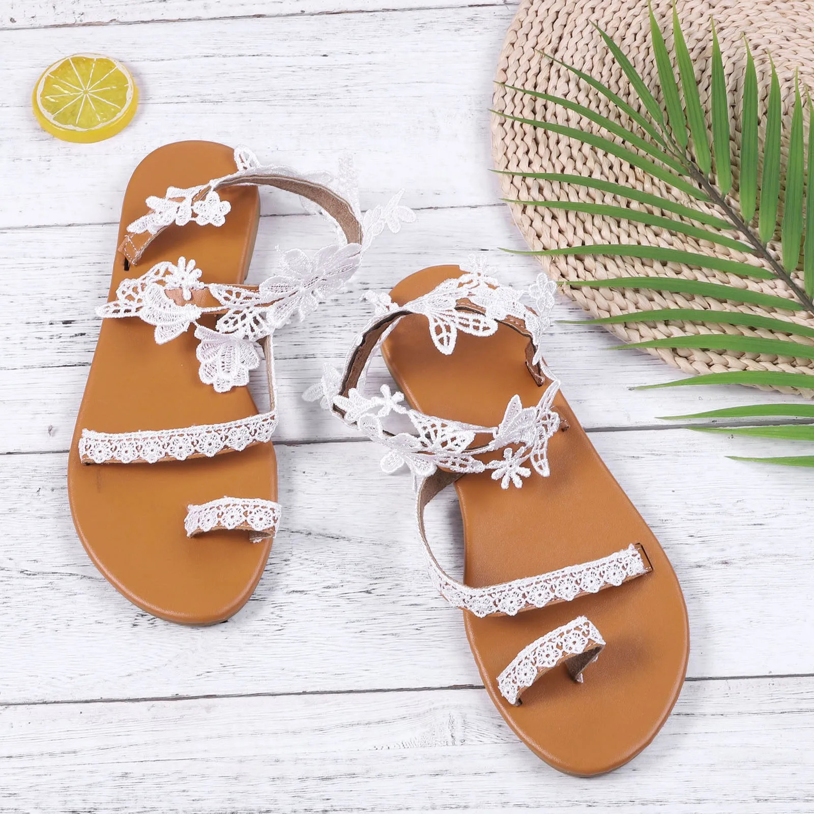 Summer Lace Flower Sandals White Slip On Flat Heel Fashion Leisure Outdoor Women Slippers 2024 Big Toe Foot Correction Sandals 240705