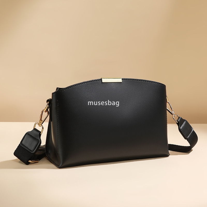 Urban niche design bag women's new wide shoulder strap high-end feel shell bag simple and large capacity one shoulder crossbody bag trendy
