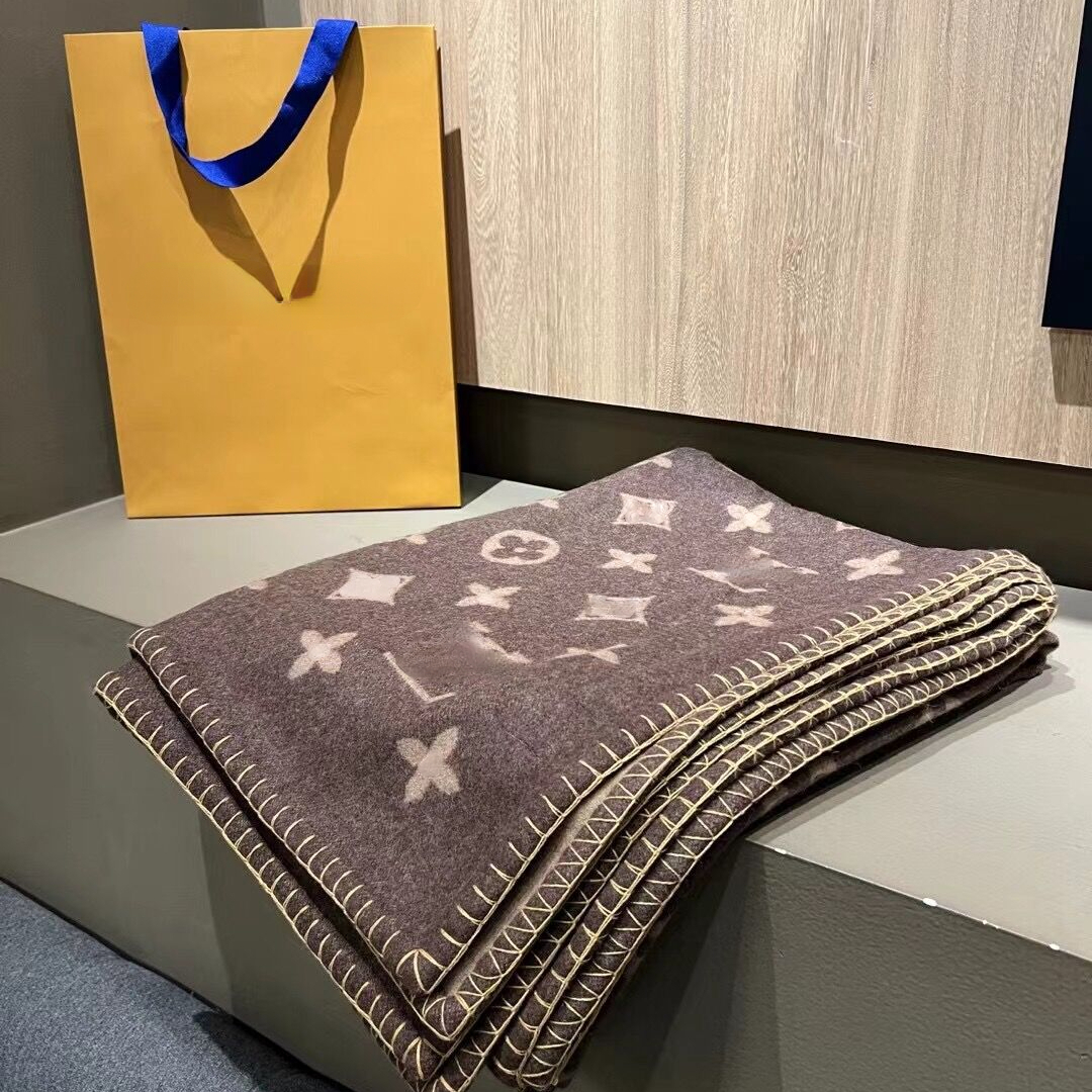 Designer Blanket Portable Cashmere Letters and Old Flowers Patterns Blankets 950g Home and Outdoor 140-190 Cm