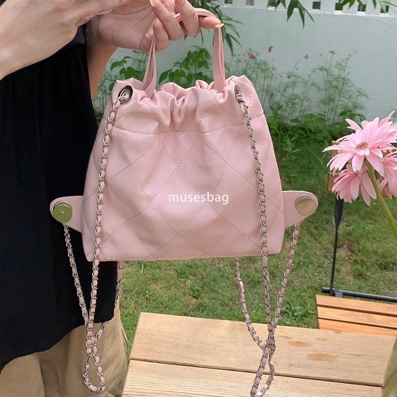 Korean Women's Designer Instagram Small Fragrant Wind Lingge Chain Lightweight Backpack New Casual Versatile Large Capacity Simple Handheld Commu