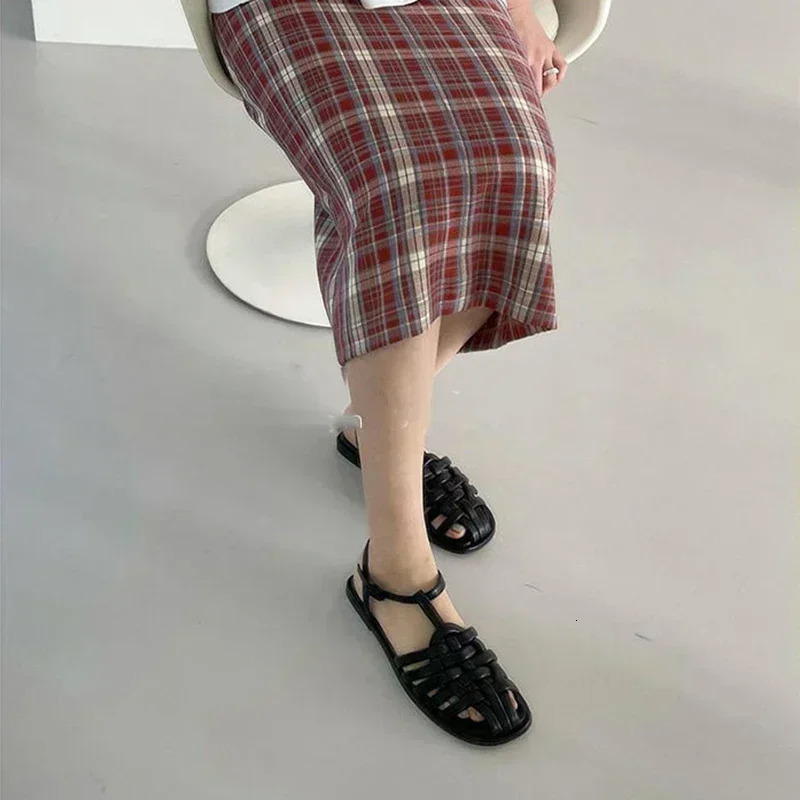 Sandals Summer Fashion Outdoor Beach Casual Leather Buckle Designer Women Shoes Retro Flat With Ladies Romanas 240705