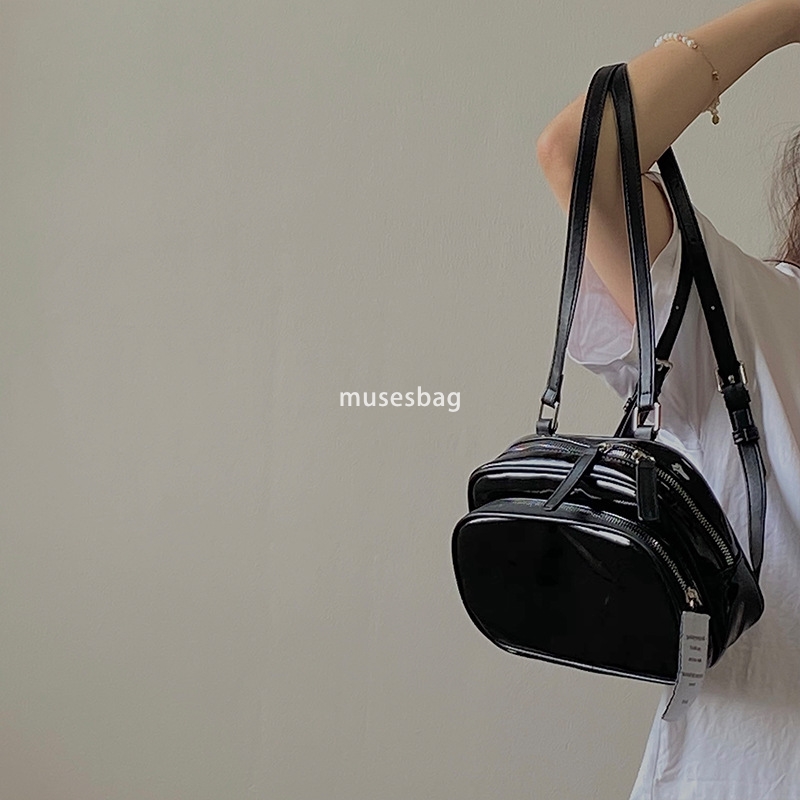 High end women's Korean retro practical backpack new girl niche square cute solid color classic versatile daily casual black lightweight small ba