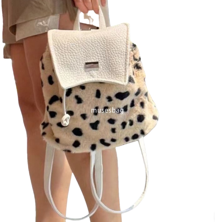 Fashionable women's high-end feeling winter new leopard print patchwork backpack versatile and practical portable backpack college student fur ba
