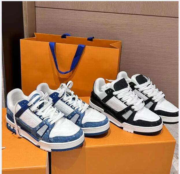 New designer shoes Logo Embossed Trainer Sneaker white black sky blue green denim pink red luxurys mens casual sneakers low platform womens trainers Size 36-44