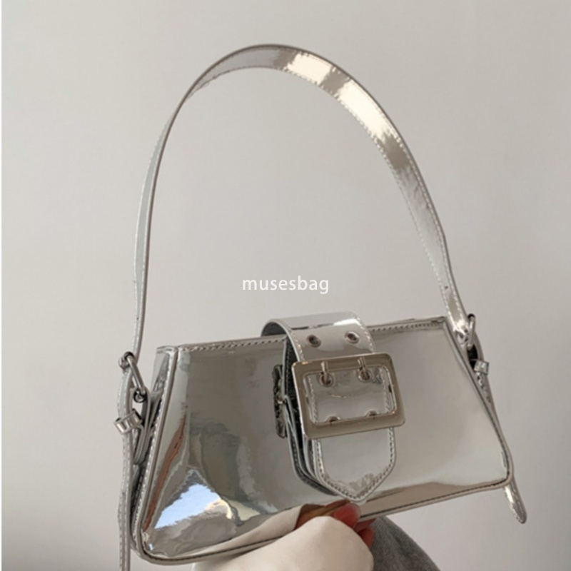Fashionable and trendy niche design portable patent leather silver sweet and cool spicy girl style bag new niche design pink locomotive underarm bag