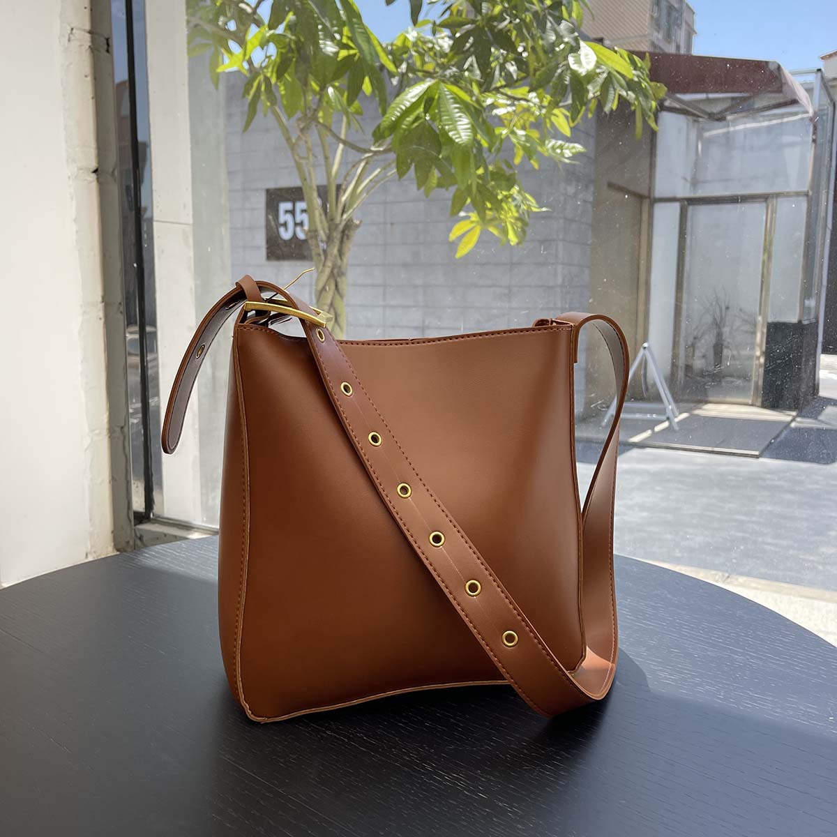 New Fashion Trend Versatile High Quality Texture Solid Color High Capacity College Style Bucket Bag Single Shoulder Crossbody Women's Bag