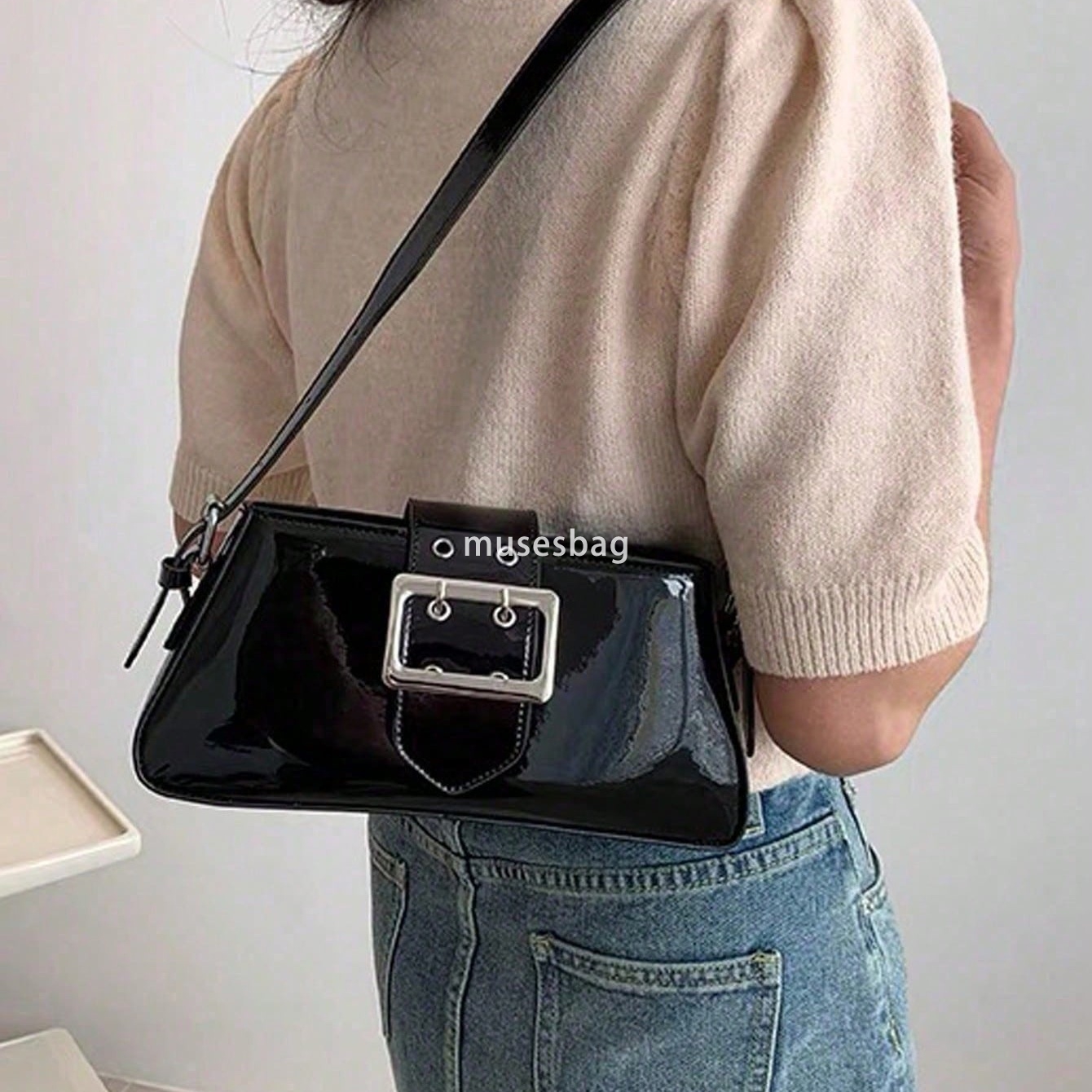 Trendy and fashionable handheld patent leather silver sweet and cool spicy girl style bag new niche design pink motorcycle underarm bag for women