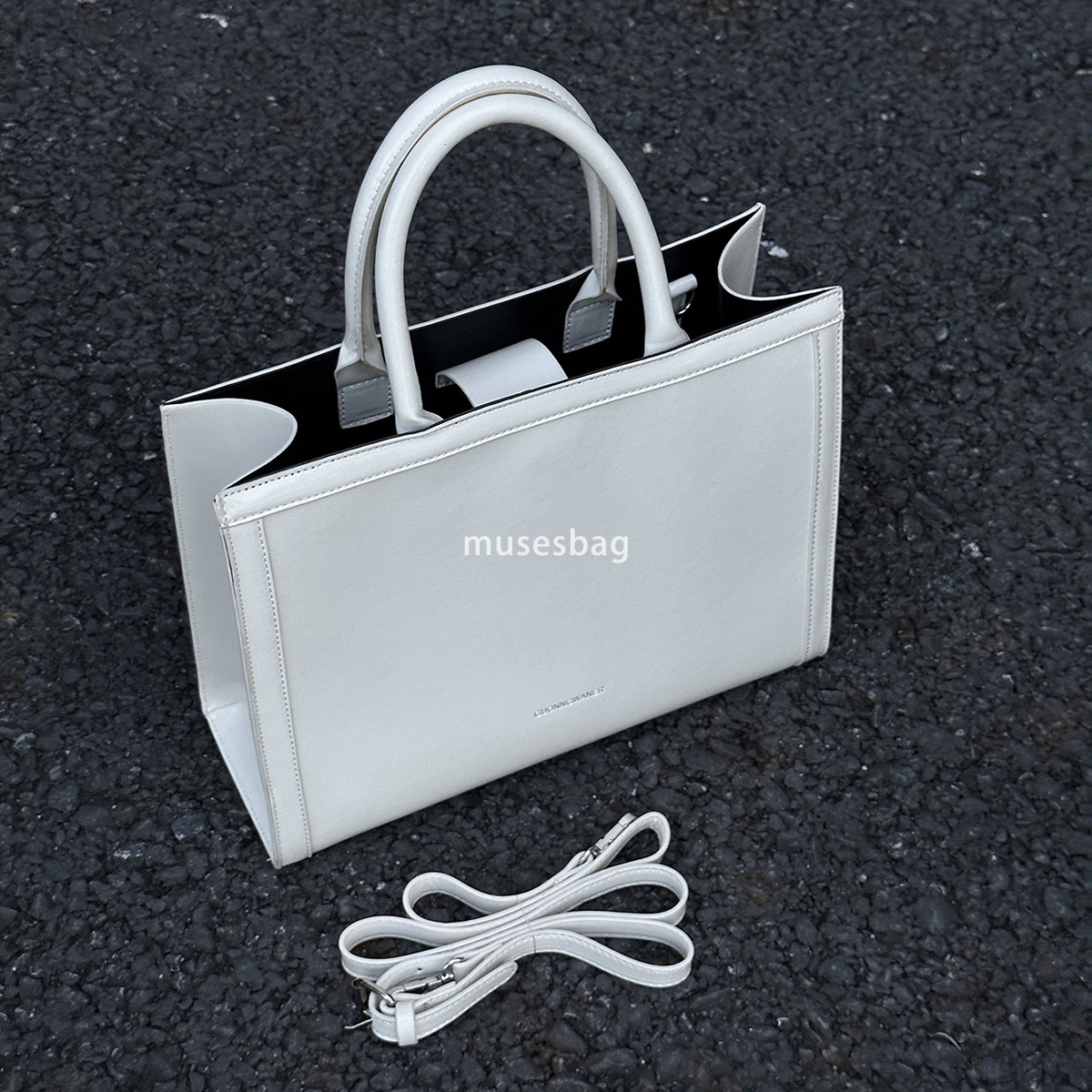 New fashion versatile texture large capacity simple retro square box commuting texture high-end and fashionable one shoulder crossbody hand