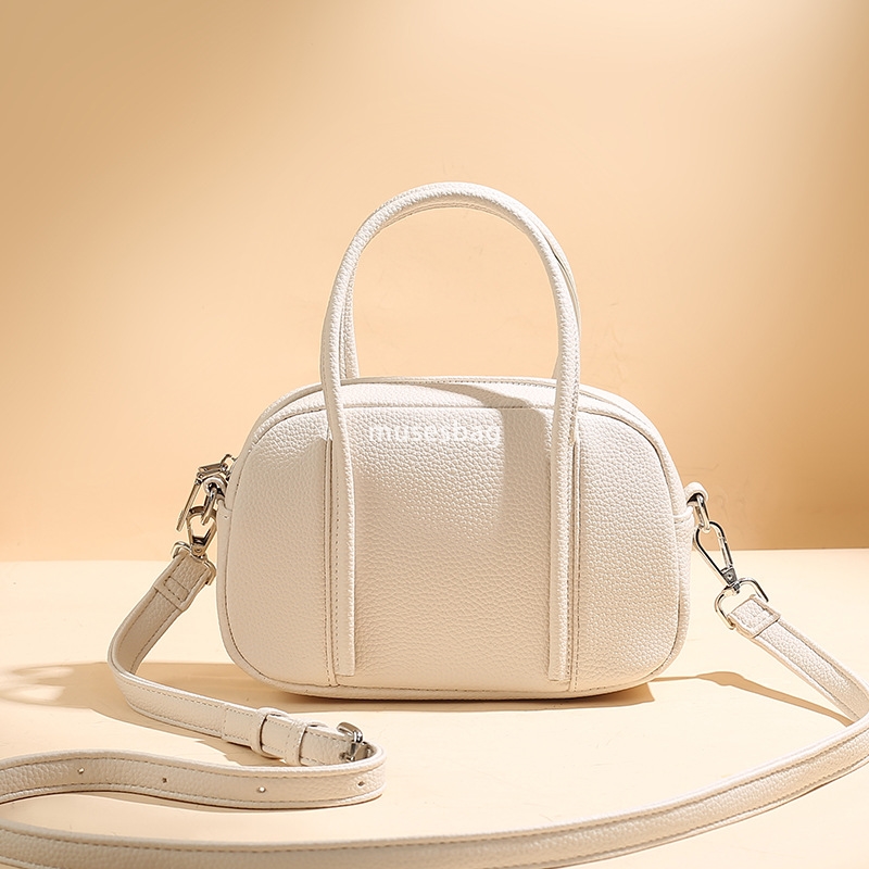 High quality niche design fashionable and trendy bags women's bags new and trendy portable bags single shoulder crossbody bags