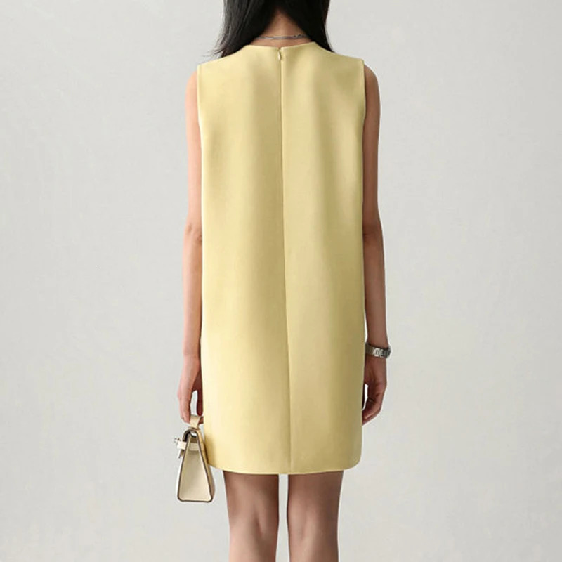 Japanese blend commuting simple sleeveless straight dress comfortable and fashionable bodycon 240628