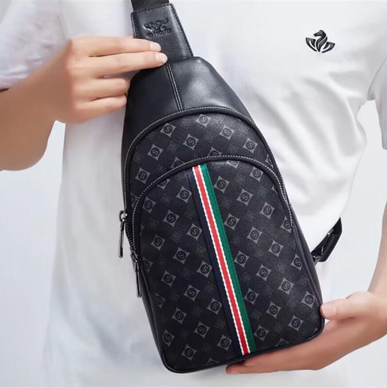 Designer Luxury fanny pack shoulder straps bag purse and handbag mirror quality bag for Woman Man fashion Clutch sling CrossBody zip wallet chest pack belt bag