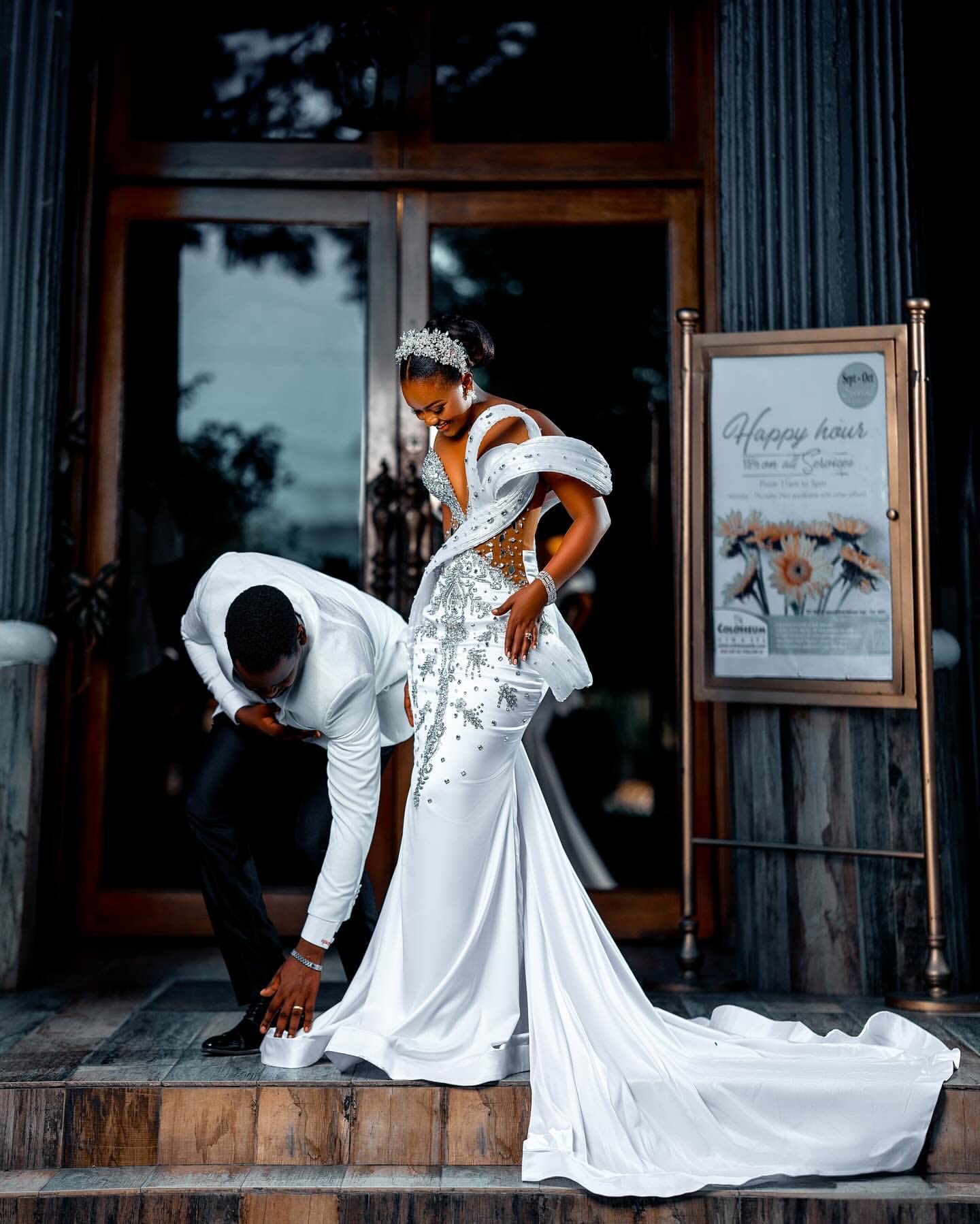 2024 Arabic Aso Ebi Plus Size White Mermaid Wedding Dresses Beaded Crystals Satin Stylish Bridal Gowns Dress