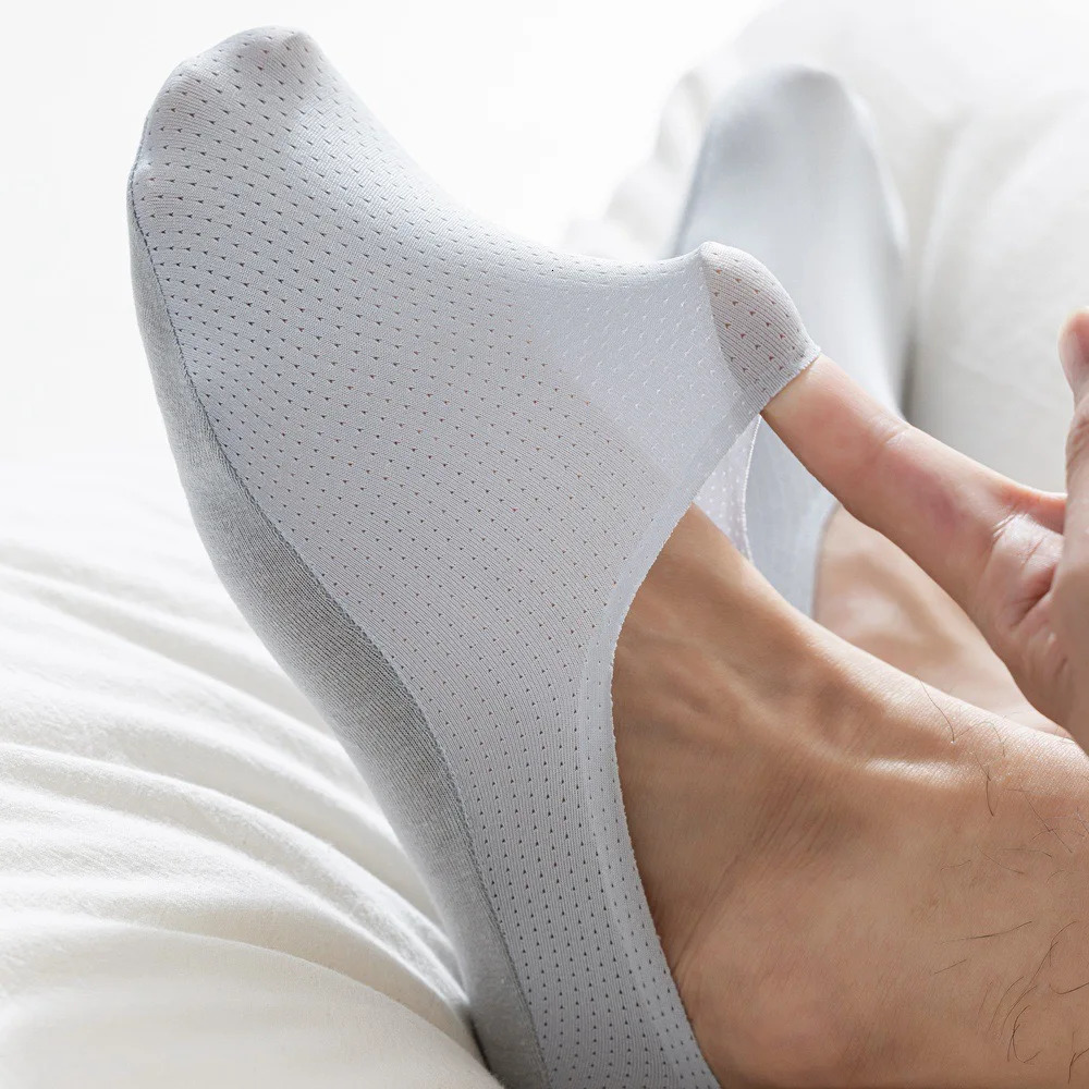 Men Socks Spring Summer Mesh Net Breathable Thin Cool Solid Color Elastic Japanese Style Colorful Non Slip Invisible Socks 240703