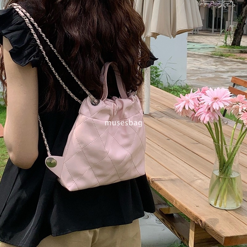 Korean Women's Designer Instagram Small Fragrant Wind Lingge Chain Lightweight Backpack New Casual Versatile Large Capacity Simple Handheld Commu