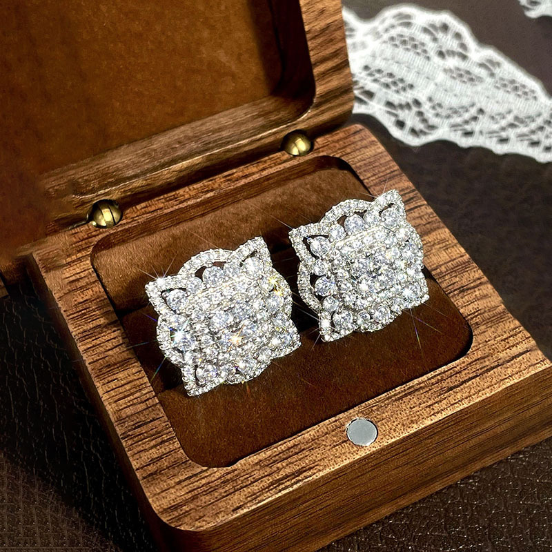 Vintage Stud Earrings: Sterg Sier Round Cut White Topaz Gemstone Lace wer Earrings for Women