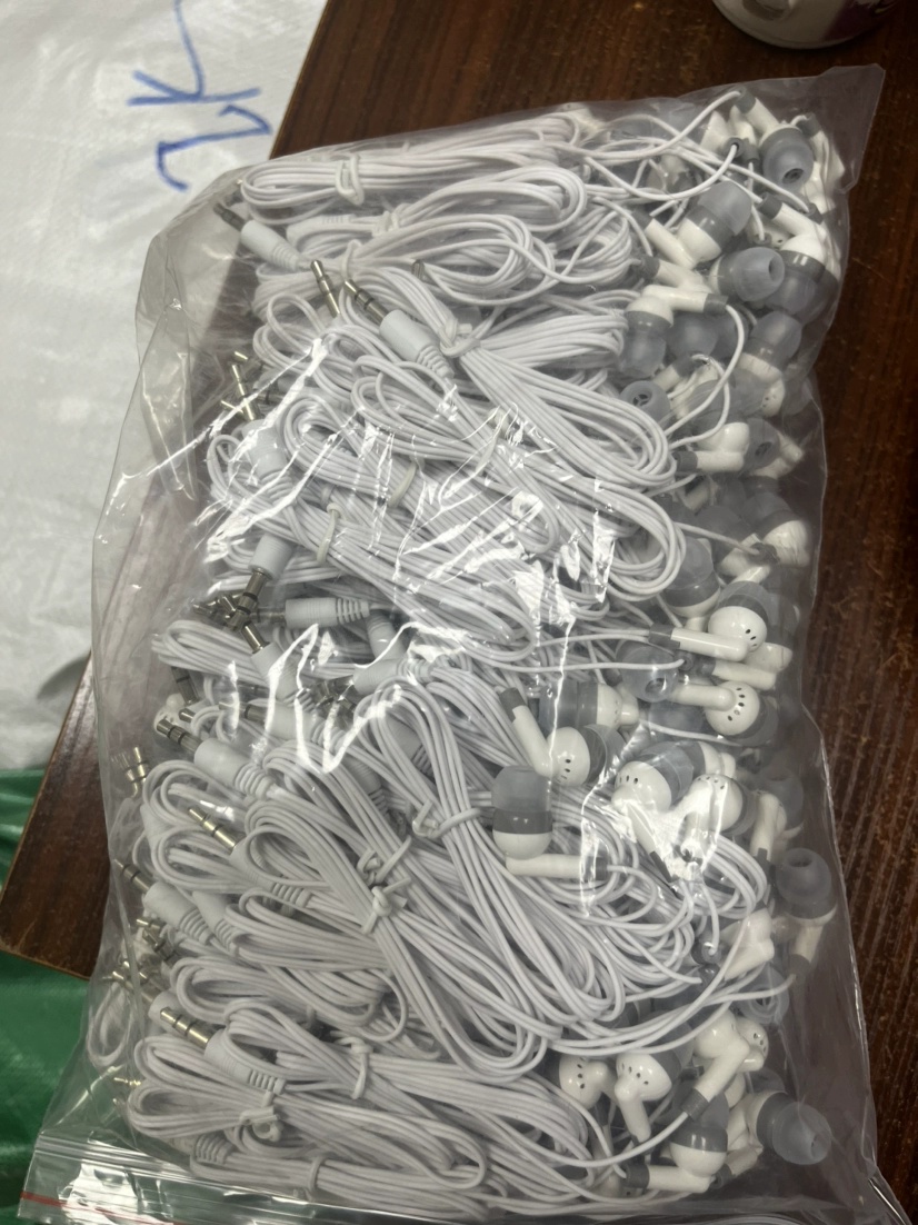 Universal 3.5MM Earphones Headset Bass Earbuds In-Ear Headphone Without MIC for Samsung Iphone Mp3 Mp4 Tablets