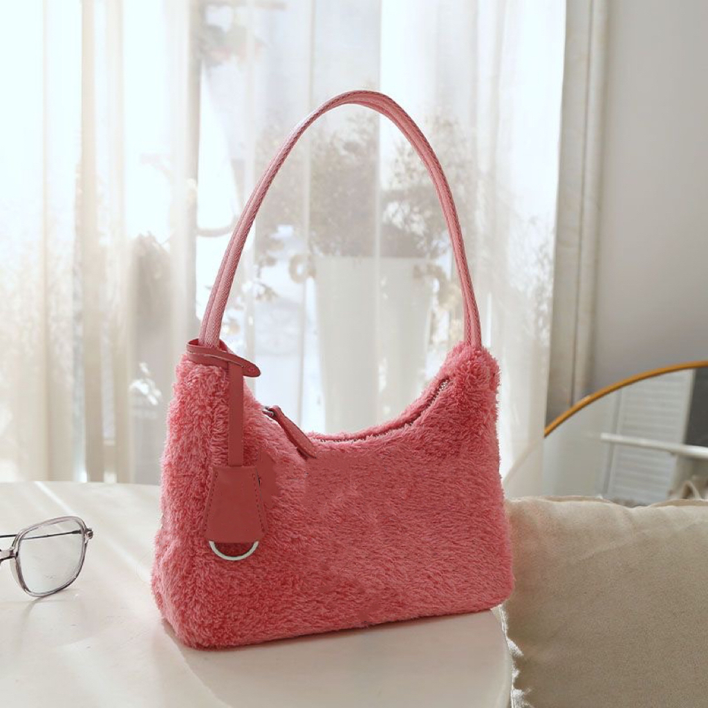 Elegant luxurys designers re-edition 2000 shoulder bag faux fur casual plush pure color handbag fashion winter pink fluffy purse