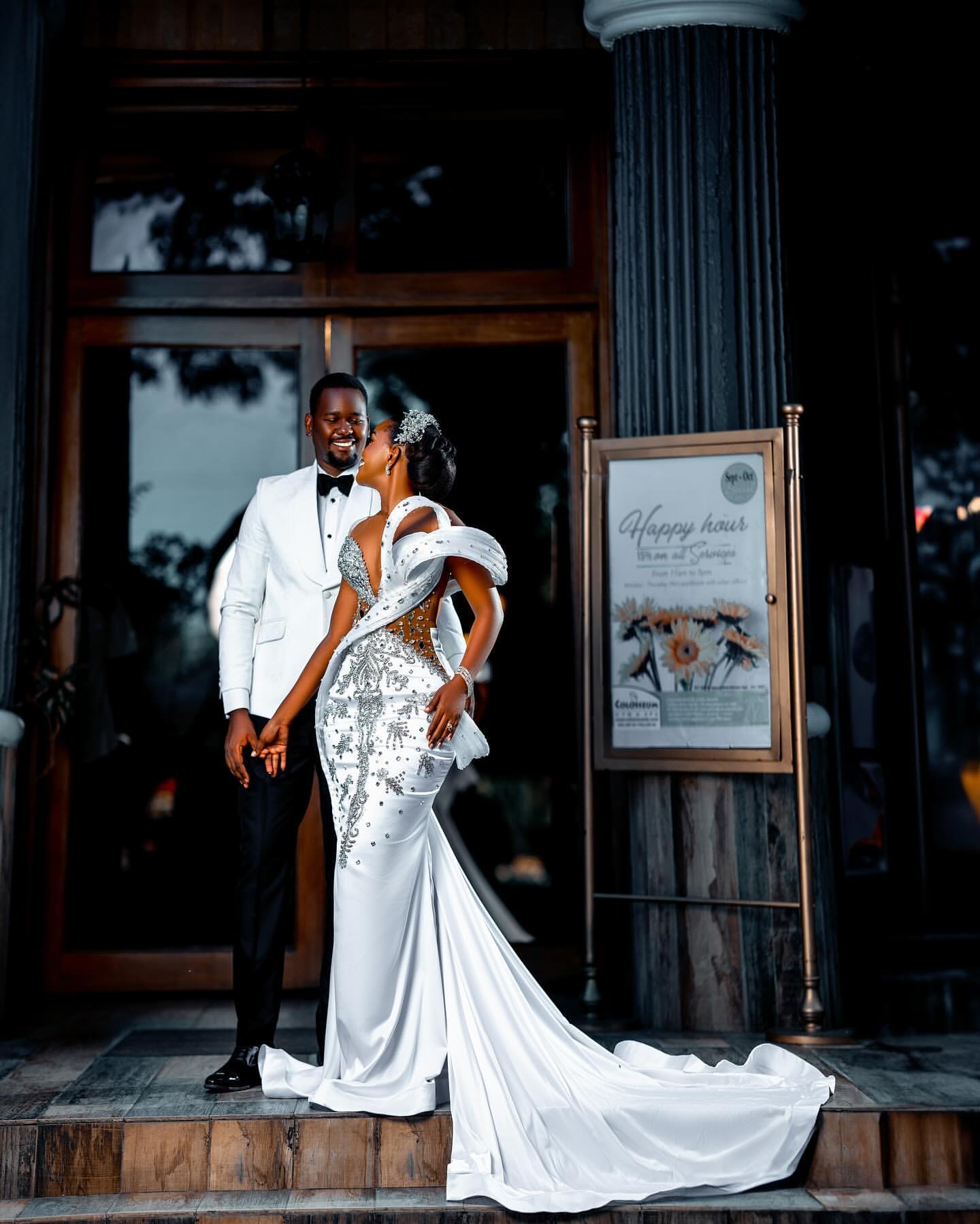2024 Arabic Aso Ebi Plus Size White Mermaid Wedding Dresses Beaded Crystals Satin Stylish Bridal Gowns Dress