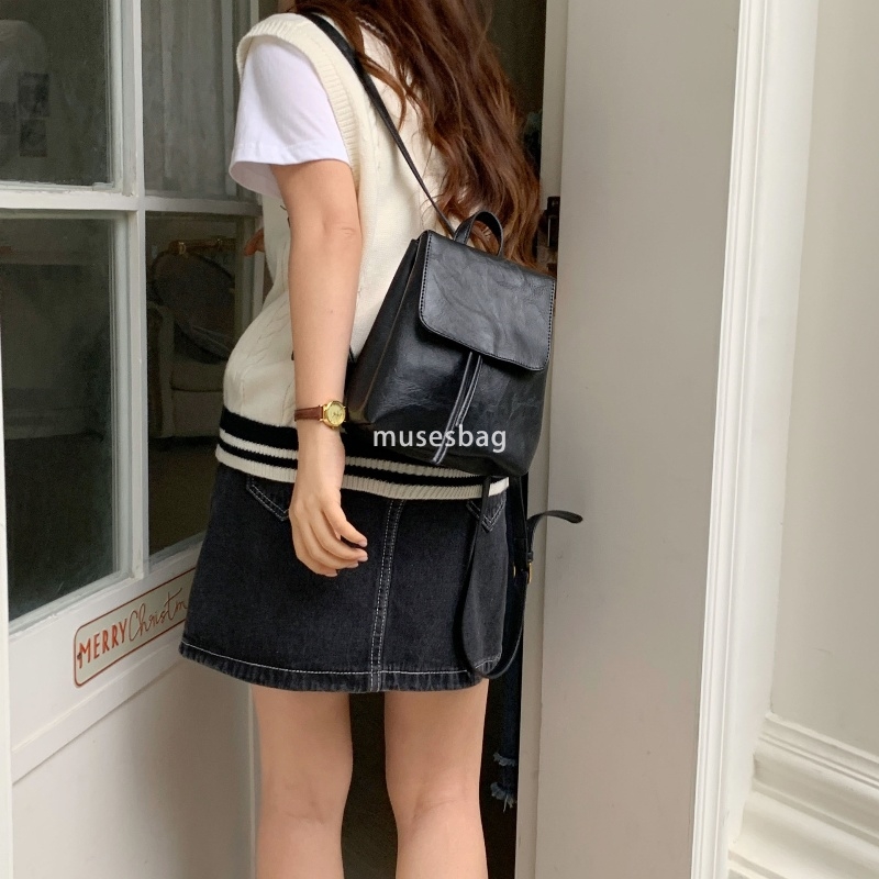 Designer's temperament classic retro fashion backpack Korean version Instagram high-end and lightweight student casual and versatile backpack for