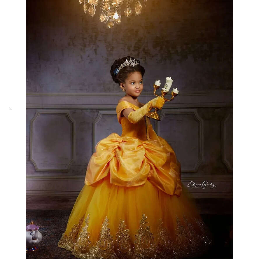 wer Yellow Lace Crystals Bateau Balll Gown Little Girl Wedding Cheap Communion Pageant Dresses Gowns s