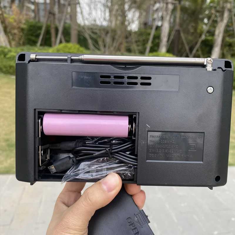 Radio Portable High Sensitivity FM AM SW Radio Handheld Multi Band Radios Receiver with LED Flashlight Rechargeable Battery for Elder