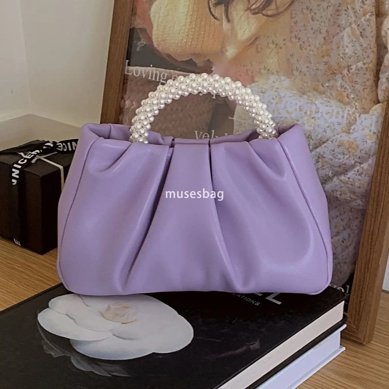 Urban minimalist and niche design spring and summer new fashionable and versatile texture pearl wrinkles clouds pearl light sweet pink handbag banquet