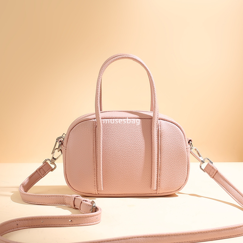 High quality niche design fashionable and trendy bags women's bags new and trendy portable bags single shoulder crossbody bags
