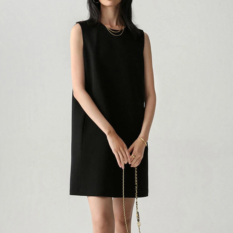 Japanese blend commuting simple sleeveless straight dress comfortable and fashionable bodycon 240628