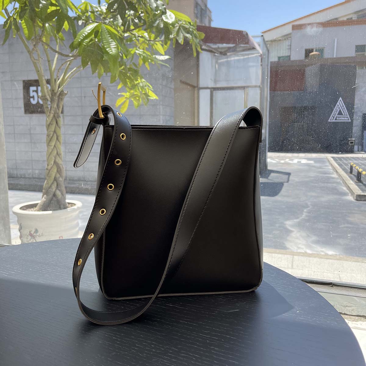New Fashion Trend Versatile High Quality Texture Solid Color High Capacity College Style Bucket Bag Single Shoulder Crossbody Women's Bag