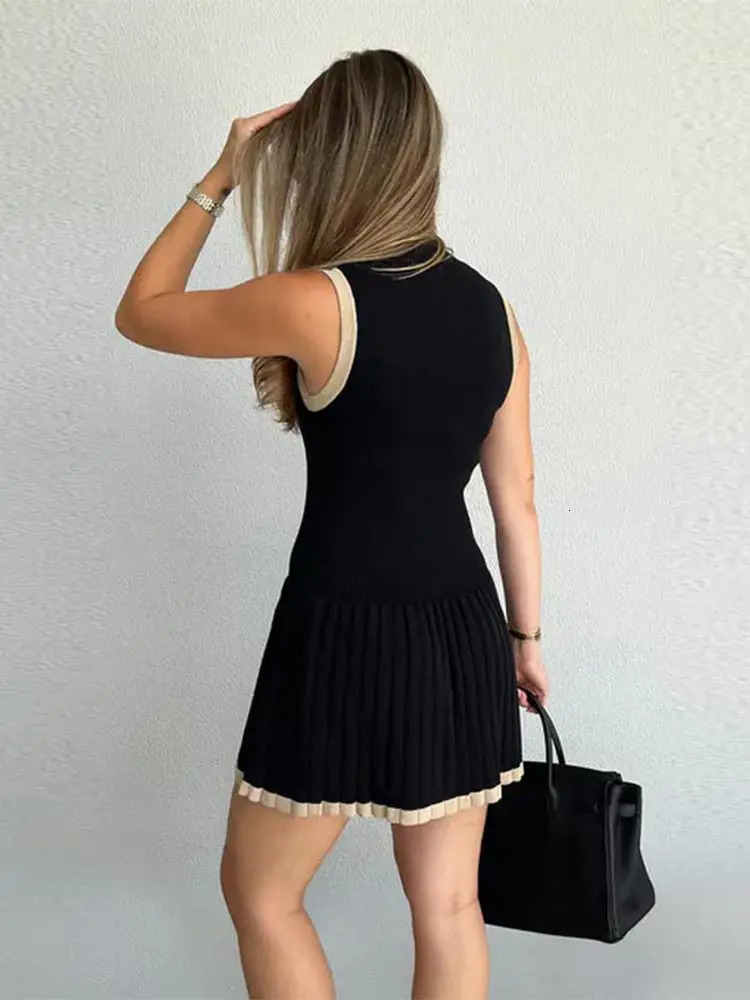 Pleated Patchwork Golf Knitted Mini Dress: O-Neck Sleeveless Sports Dress