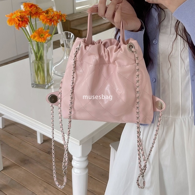 Korean Women's Designer Instagram Small Fragrant Wind Lingge Chain Lightweight Backpack New Casual Versatile Large Capacity Simple Handheld Commu