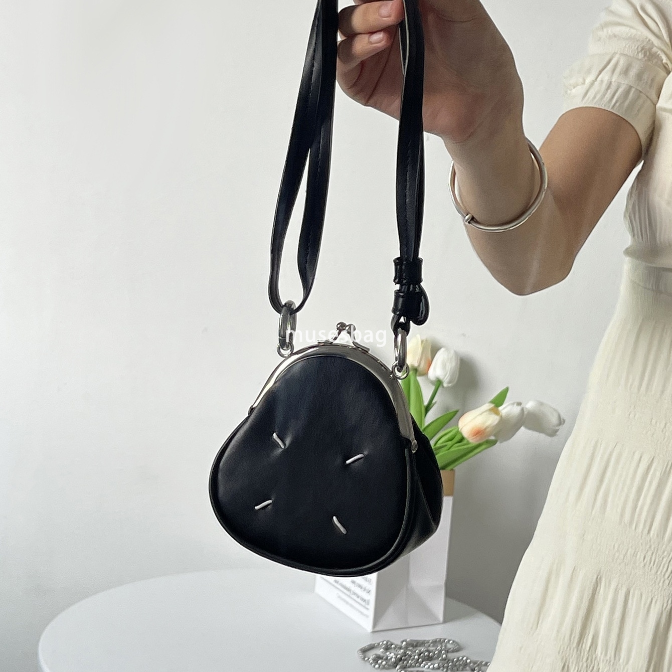 New Fashion Versatile Texture Mini Cute Texture Clip Chain Texture Exquisite One Shoulder Crossbody Women's Bag