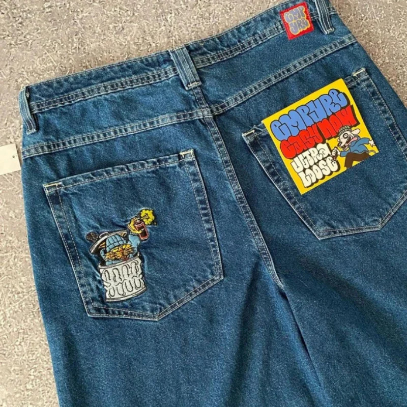 Fashionable and trendy retro men embroidered denim shorts personalized hiphop high waisted Y2k straight leg couple sports pants 240626